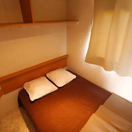 Val Georges Feriepark Saint-Georges-de-Luzençon