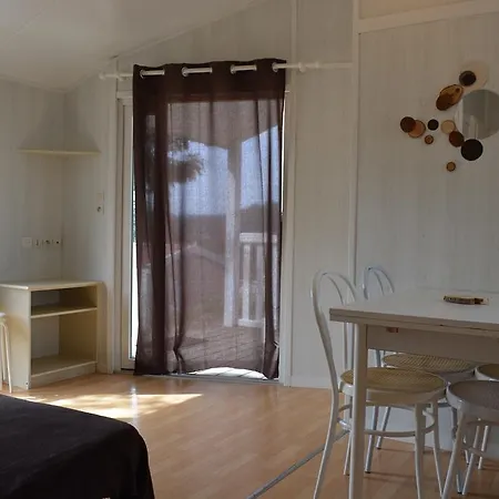 Feriepark Val Georges Saint-Georges-de-Luzençon