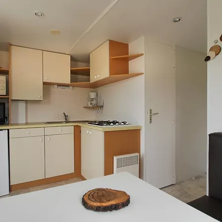 Feriepark Val Georges Saint-Georges-de-Luzençon